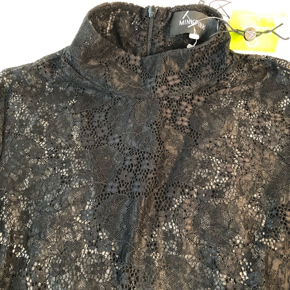 Women’s Lace Long Sleeved crop top is Stunning!! - Picture 8 of 8